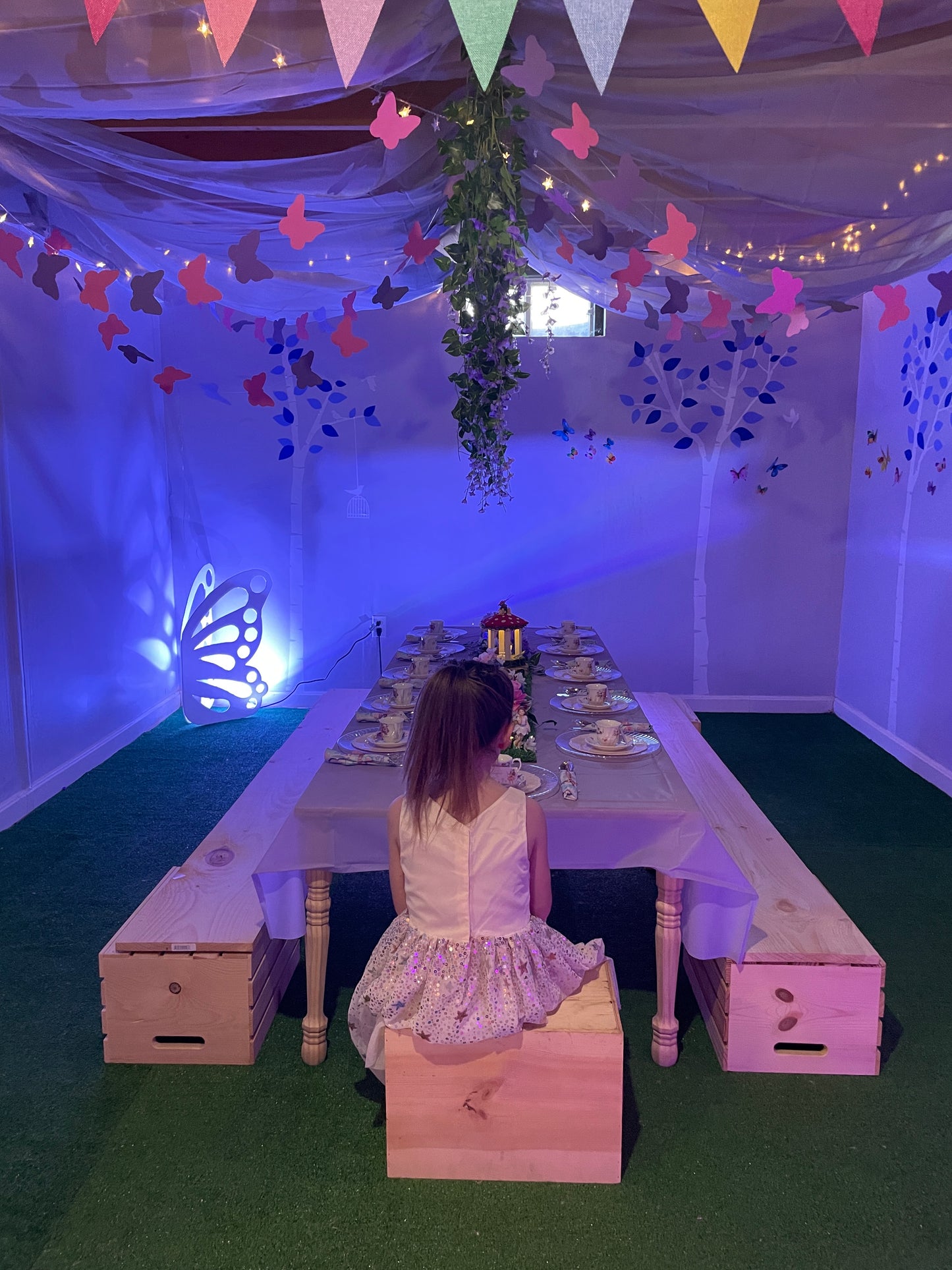 The Amelia Table